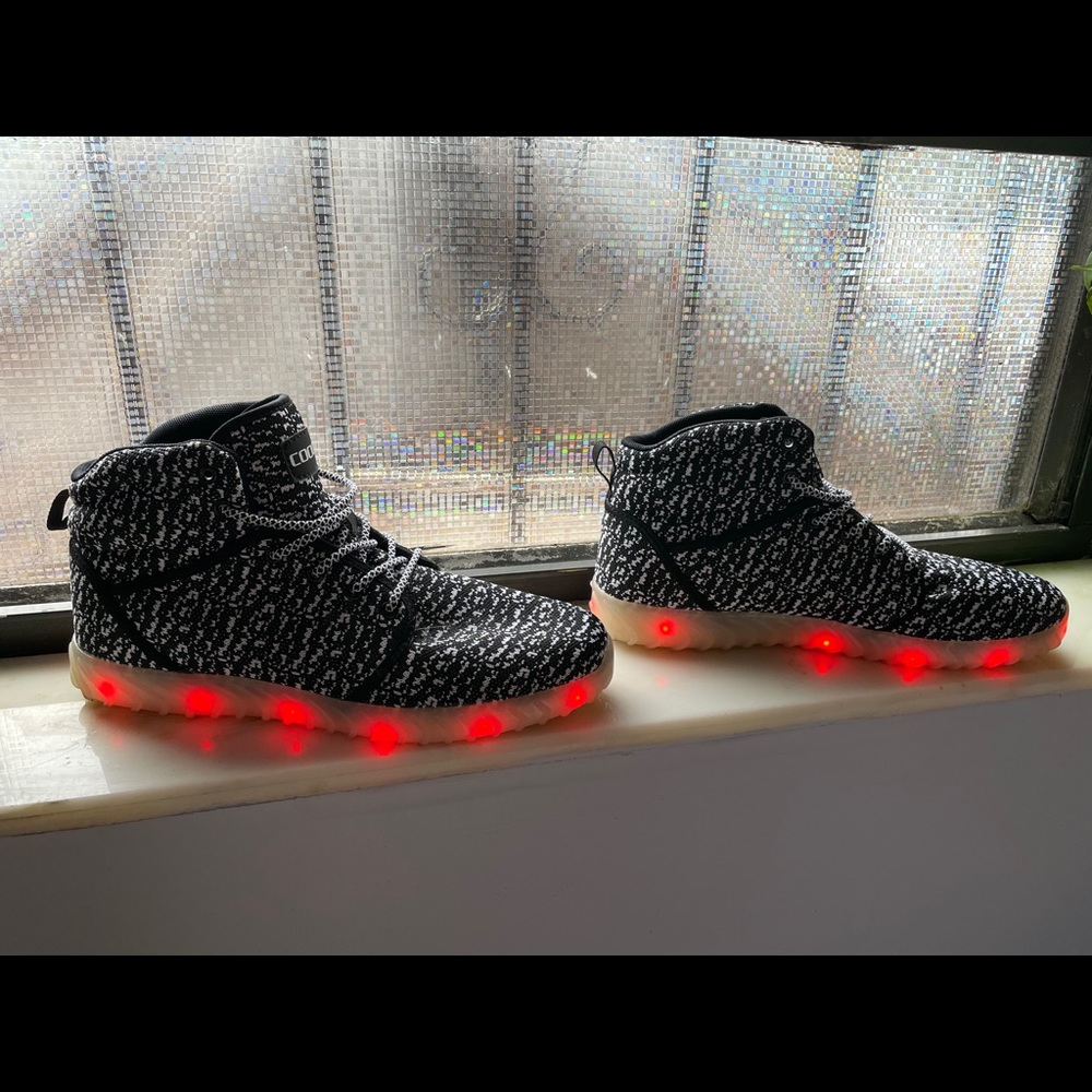 Men’s Light up LED Sneakers Size 10 LNWOT